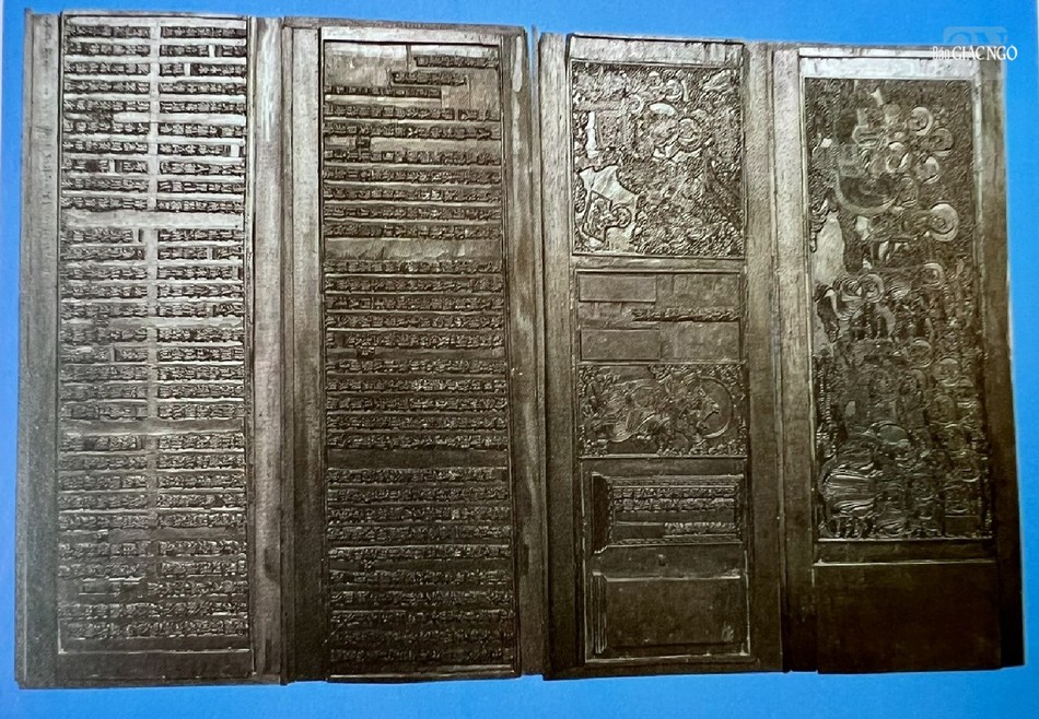 Chùa có nhiều cổ vật có giá trị cao. Trong ảnh là bảng in kinh bằng gỗ lồng mức do thợ địa phương Tri Thủy điêu khắc được lưu giữ đến ngày nay
