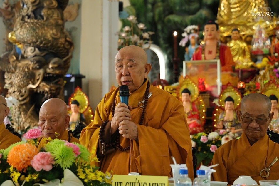 Trưởng lão Hòa thượng Thích Như Tín ban đạo từ Trưởng lão Hòa thượng Thích Như Tín ban đạo từ