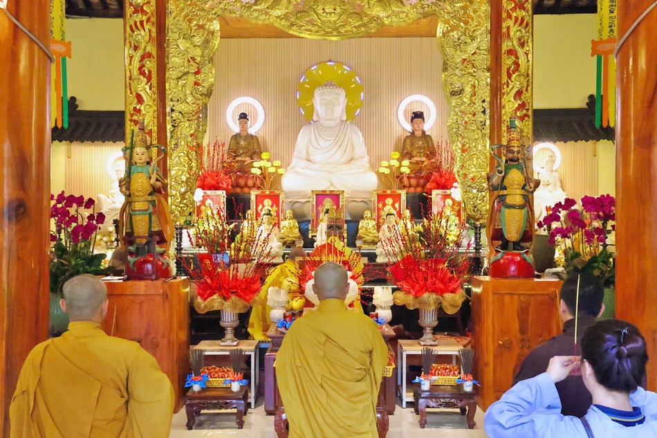 Khóa lễ cúng ngọ