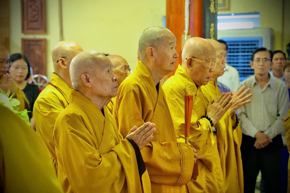 Nhất tâm cầu nguyện