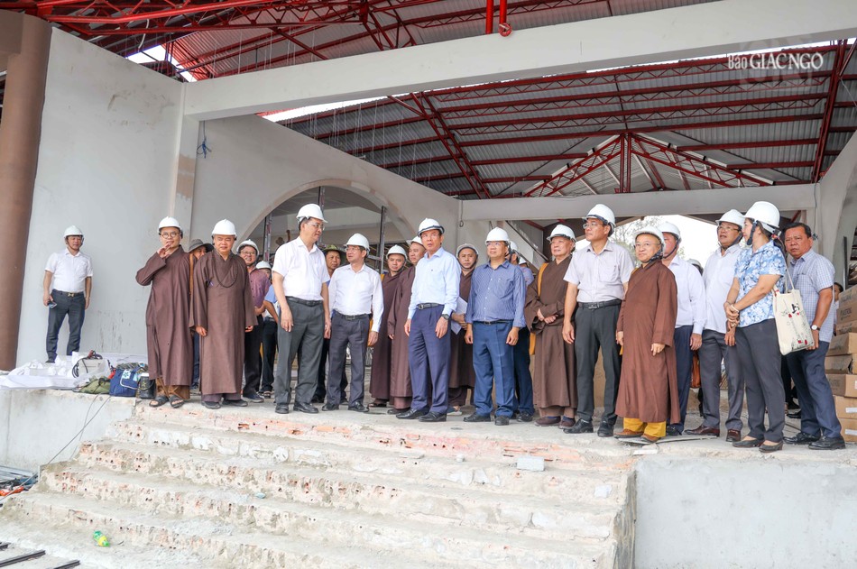Đoàn khảo sát tại công viên Láng Le - nơi diễn ra các sự kiện văn hóa trong Đại lễ Vesak Liên Hiệp Quốc 2025 Đoàn khảo sát tại công viên Láng Le - nơi diễn ra các sự kiện văn hóa trong Đại lễ Vesak Liên Hiệp Quốc 2025