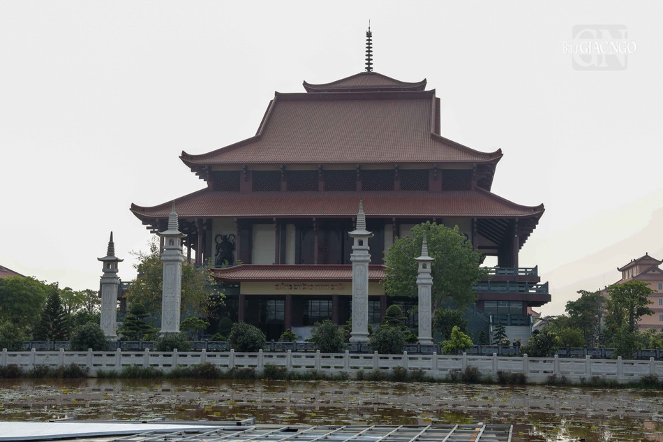 Chủ đề chính Đại lễ Vesak Liên Hiệp Quốc 2025: “Đoàn kết và bao dung vì nhân phẩm con người: Tuệ giác Phật giáo vì Hòa bình thế giới và Phát triển bền vững”