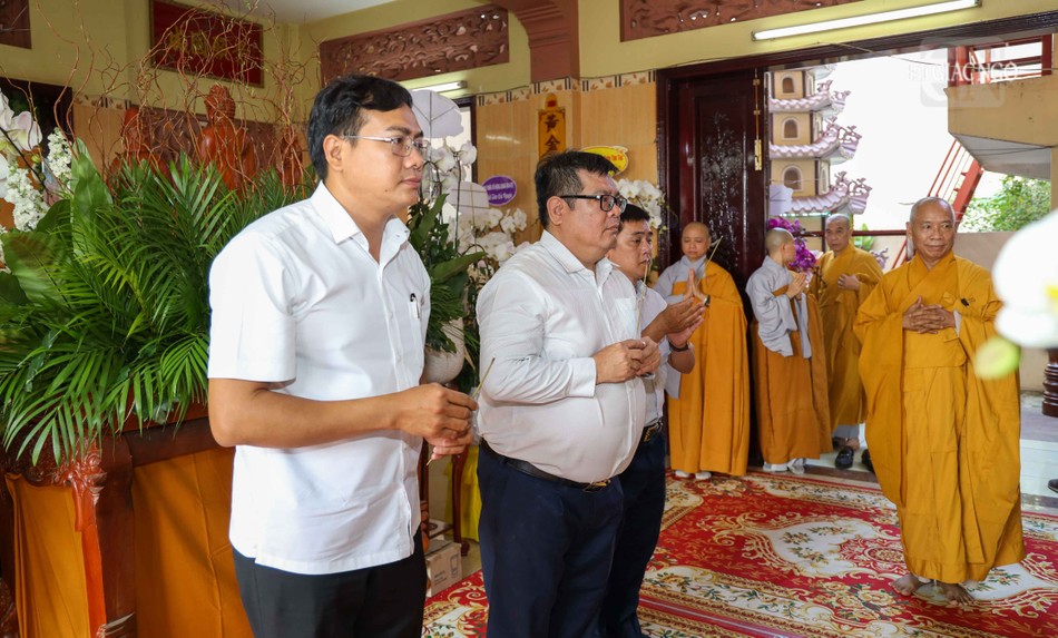 Phái đoàn Ủy ban MTTQVN TP.HCM viếng tang Phái đoàn Ủy ban MTTQVN TP.HCM viếng tang