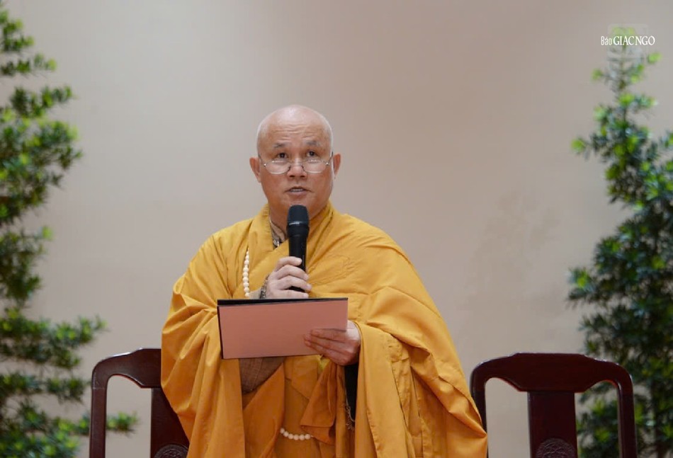 Thượng tọa Thích Giác Dũng phát biểu
