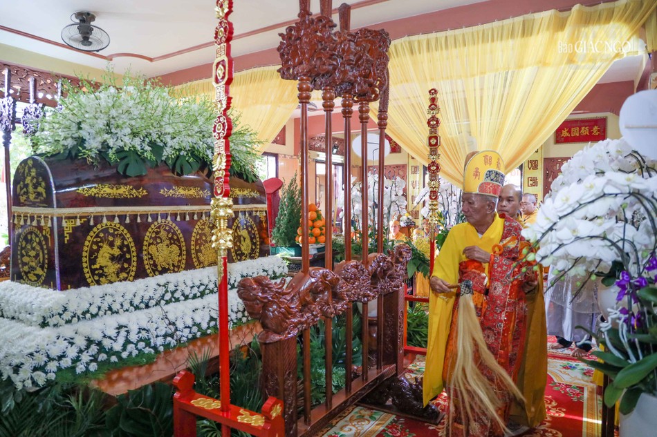Hòa thượng Thích Thiện Hạnh tuyên pháp ngữ, phất trần Hòa thượng Thích Thiện Hạnh tuyên pháp ngữ, phất trần