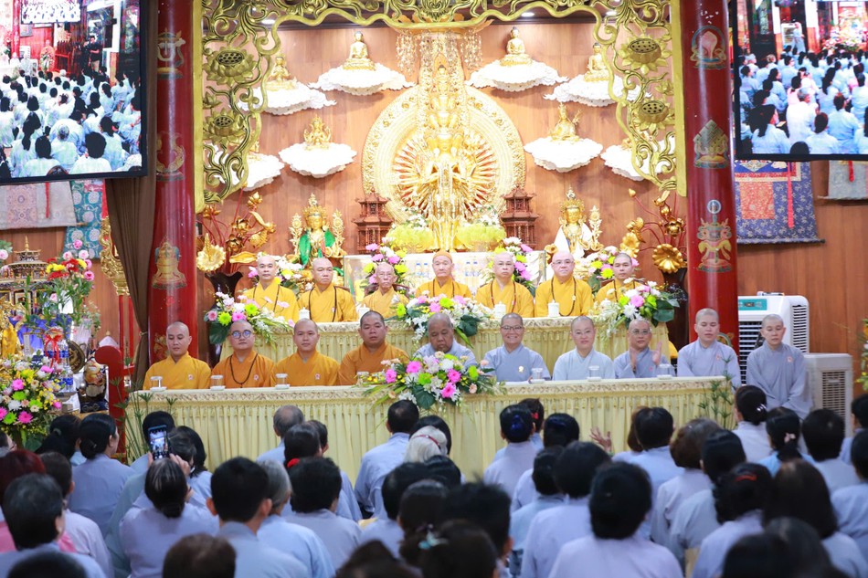 Chư tôn đức chứng minh