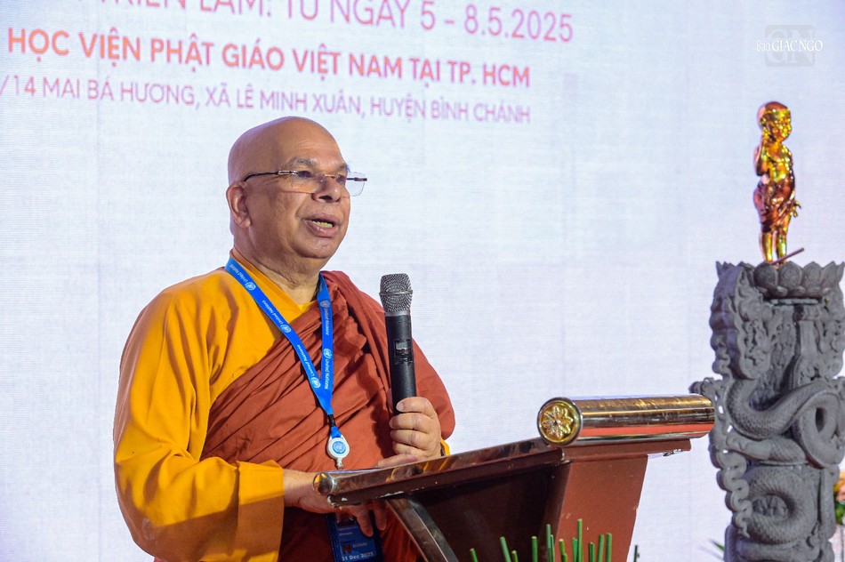 Hòa thượng TS.Tampalawela Dhammaratana phát biểu