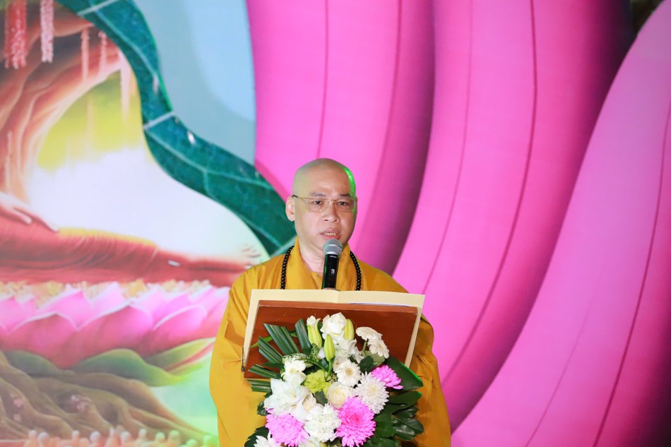Thượng tọa Thích Minh Nhựt phát biểu