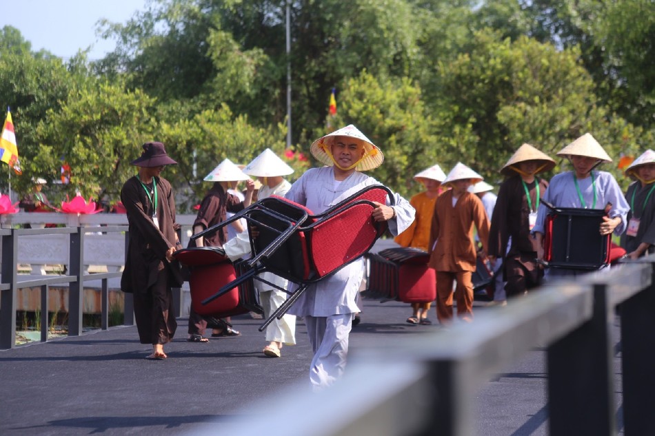 Công tác chuẩn bị cho đêm hoa đăng