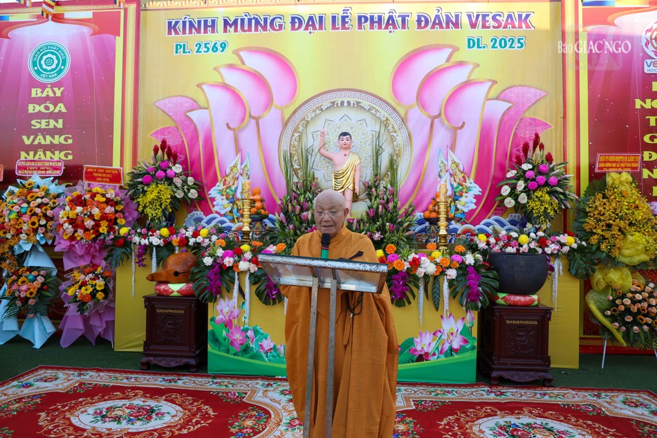 Trưởng lão Hòa thượng Thích Minh Thông tuyên đọc Thông điệp Đại lễ Phật đản Phật lịch 2569 Trưởng lão Hòa thượng Thích Minh Thông tuyên đọc Thông điệp Đại lễ Phật đản Phật lịch 2569