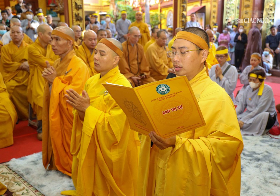 Đại đức Thích Chúc Tấn dâng lời cảm niệm ân sư Đại đức Thích Chúc Tấn dâng lời cảm niệm ân sư