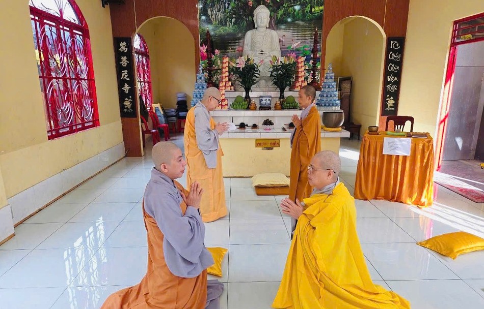 Tại điểm an cư tại chỗ chùa Vạn Thiện Tại điểm an cư tại chỗ chùa Vạn Thiện