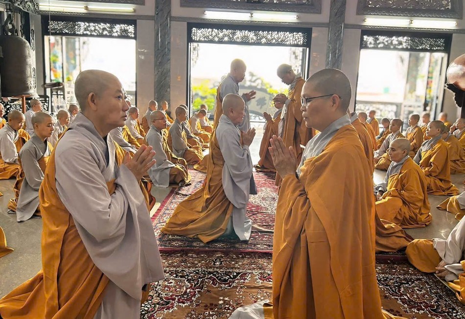 An cư là thời điểm thiêng liêng để hàng đệ tử Phật buông bỏ mọi duyên trần, quay về nội quán An cư là thời điểm thiêng liêng để hàng đệ tử Phật buông bỏ mọi duyên trần, quay về nội quán