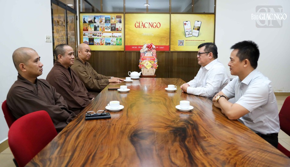Ông Phó Chủ tịch Ủy ban MTTQVN TP.HCM đánh giá cao những đóng góp của Báo Giác Ngộ trong công tác đặc thù báo chí Phật giáo
