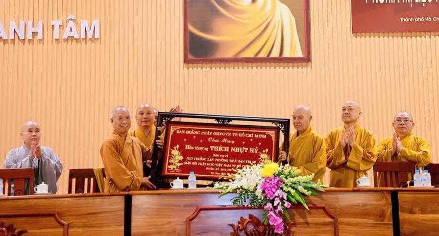 Ban Hoằng pháp GHPGVN TP.HCM chúc mừng Hòa thượng Thích Nhựt Hỷ được suy cử đảm nhiệm Phó Trưởng ban Thường trực Ban Trị sự Phật giáo Thành Phố Ban Hoằng pháp GHPGVN TP.HCM chúc mừng Hòa thượng Thích Nhựt Hỷ được suy cử đảm nhiệm Phó Trưởng ban Thường trực Ban Trị sự Phật giáo Thành Phố