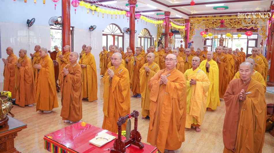 Chư tôn đức đảnh lễ Tam bảo Chư tôn đức đảnh lễ Tam bảo