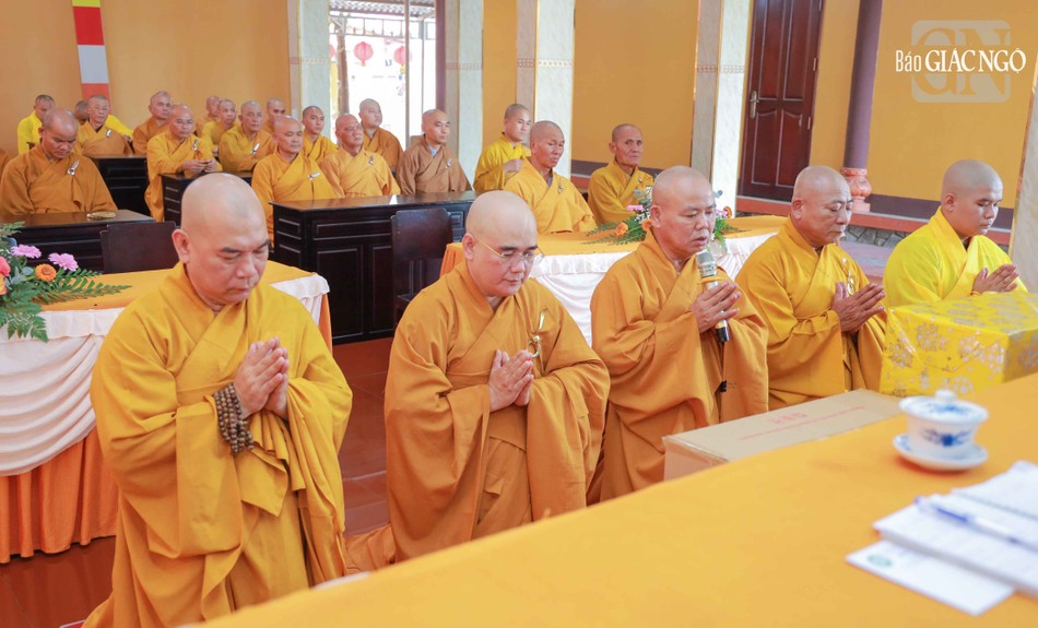 Ban Chức sự trường hạ chùa Long Thạnh báo cáo thời khóa tu học trong ba tháng hạ