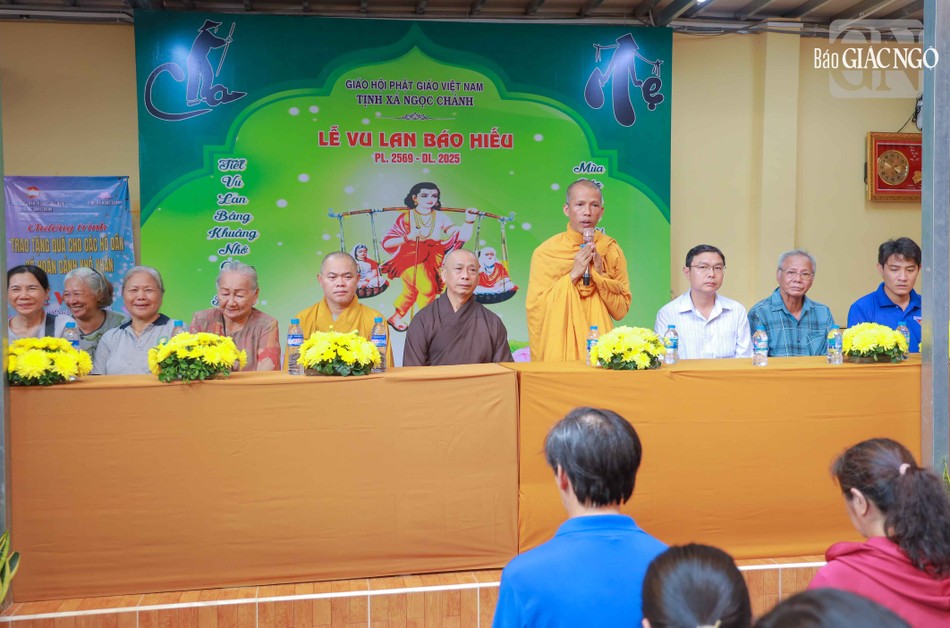 Đại đức Thích Minh Phú phát biểu Đại đức Thích Minh Phú phát biểu