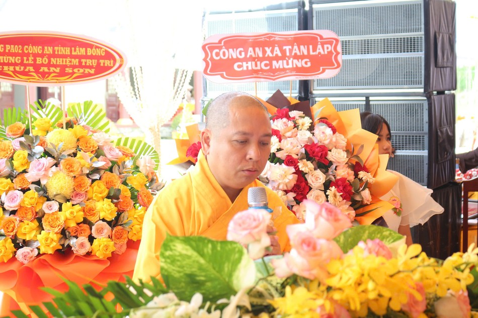 Đại đức Thích Quảng Pháp công bố quyết định bổ nhiệm trụ trì chùa An Sơn Đại đức Thích Quảng Pháp công bố quyết định bổ nhiệm trụ trì chùa An Sơn