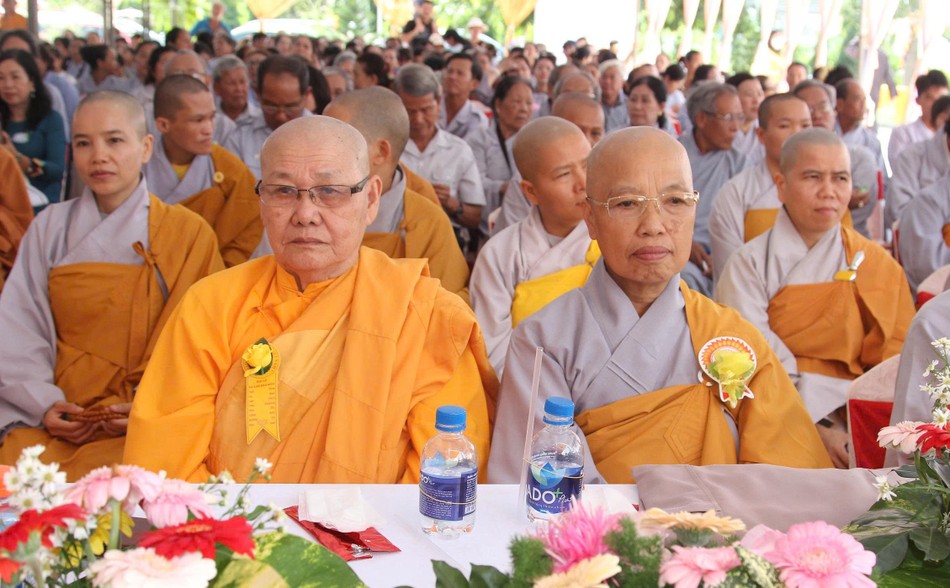 Chư Ni tham dự Chư Ni tham dự