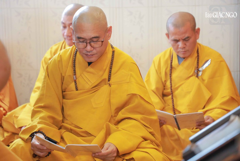 Chư Tăng cùng tụng giới Chư Tăng cùng tụng giới