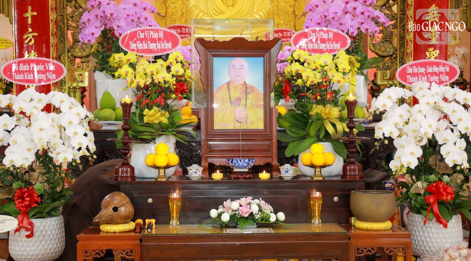 Di ảnh Hòa thượng Thích Đạt Đạo tôn trí tại chánh điện chùa Bát Nhã