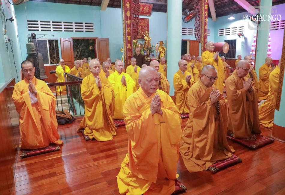 Chư Tăng trú xứ các phường Tân Sơn Hòa, Tân Sơn Nhất, Tân Hòa, Bảy Hiền, Tân Bình và Tân Sơn tham dự Chư Tăng trú xứ các phường Tân Sơn Hòa, Tân Sơn Nhất, Tân Hòa, Bảy Hiền, Tân Bình và Tân Sơn tham dự