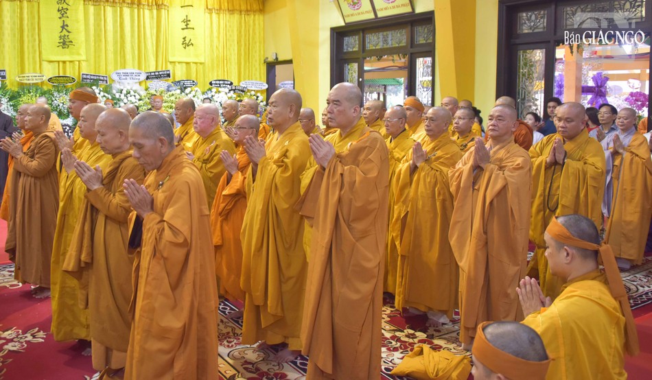 Chư tôn đức Hội đồng Trị sự, Ban, Viện T.Ư, Văn phòng I và II T.Ư, các tỉnh thành nhất tâm cầu nguyện