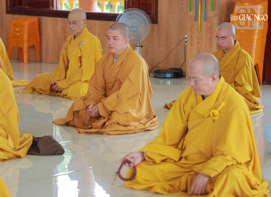 Nhất tâm thính giới Nhất tâm thính giới