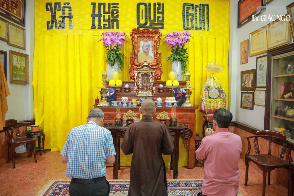 Giác linh đài Trưởng lão Hòa thượng Thích Thiện Tánh tại chùa Khánh Anh Giác linh đài Trưởng lão Hòa thượng Thích Thiện Tánh tại chùa Khánh Anh