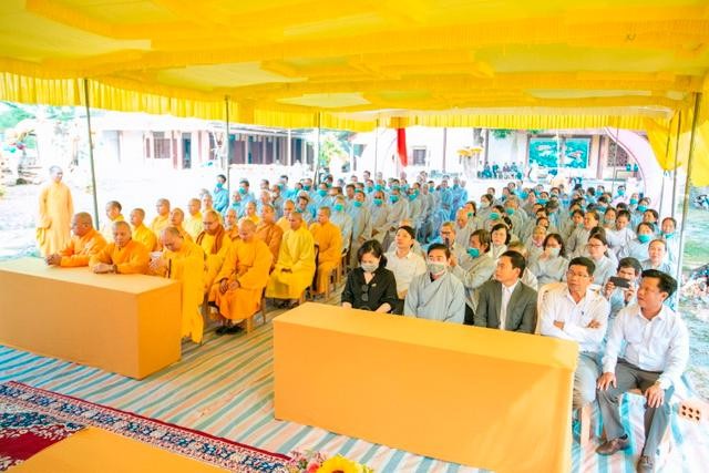 Quang cảnh buổi lễ khởi công xây dựng ngôi Tam bảo - Trụ sở Văn phòng Giáo hội huyện Phú Vang tại Niệm Phật đường Trừng Hà Quang cảnh buổi lễ khởi công xây dựng ngôi Tam bảo - Trụ sở Văn phòng Giáo hội huyện Phú Vang tại Niệm Phật đường Trừng Hà