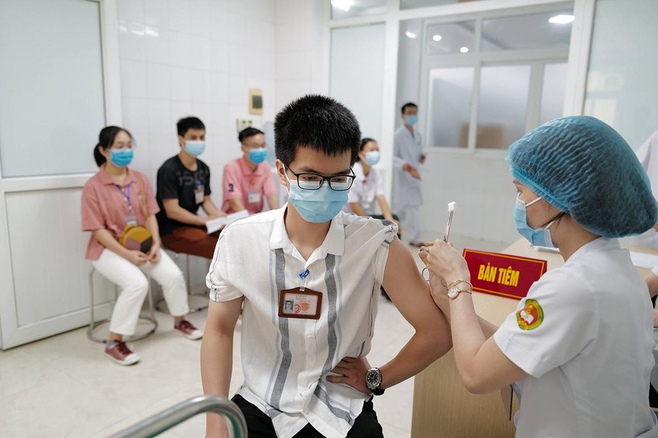 Tình nguyện viên tiêm thử nghiệm vaccine Nano Covax giai đoạn 3, tháng 5-2021 - Ảnh: Ngọc Thành Tình nguyện viên tiêm thử nghiệm vaccine Nano Covax giai đoạn 3, tháng 5-2021 - Ảnh: Ngọc Thành