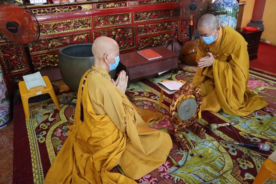 Thượng tọa Thích Thanh Hòa và Thượng tọa Thích Thanh Định đối thú an cư Thượng tọa Thích Thanh Hòa và Thượng tọa Thích Thanh Định đối thú an cư