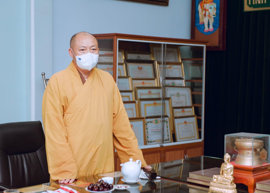 Đại đức Thích Tâm Định, Phó Trưởng ban Trị sự chúc mừng các tân trụ trì Đại đức Thích Tâm Định, Phó Trưởng ban Trị sự chúc mừng các tân trụ trì