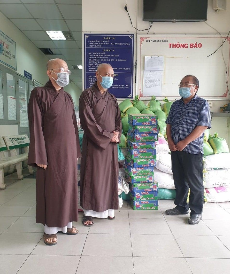 Tặng quà tại phường Phú Cường,TP.Thủ Dầu Một