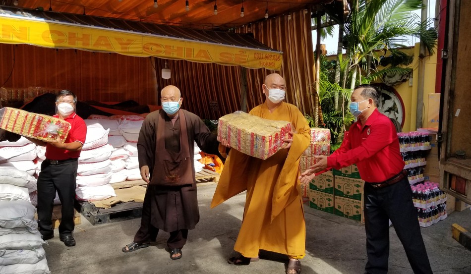 Cùng chung tay đẩy lùi dịch bệnh Cùng chung tay đẩy lùi dịch bệnh