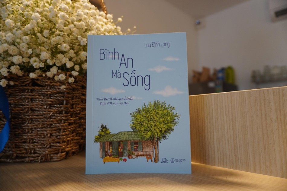 Tác phẩm Bình an mà sống - Ảnh: N.A