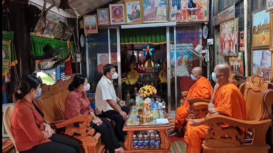 Đoàn công tác thăm hỏi chư Tăng chùa Âng