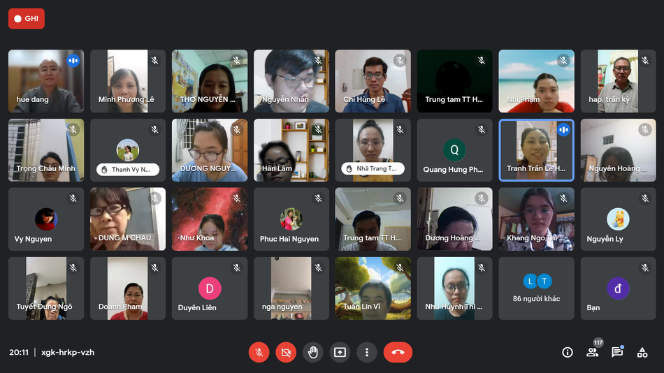 Chương trình &quot;Cà phê học thuật nhân văn&quot; trực tuyến tối ngày 3-8 qua ứng dụng Google Meet thu hút nhiều người tham dự