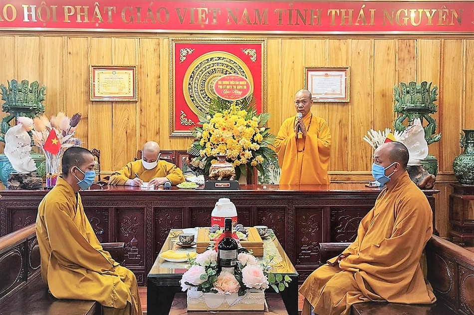 Thượng tọa Thích Nguyên Thành, Trưởng ban Trị Sự GHPGVN tỉnh Thái Nguyên dâng lời cảm tạ Thượng tọa Thích Nguyên Thành, Trưởng ban Trị Sự GHPGVN tỉnh Thái Nguyên dâng lời cảm tạ