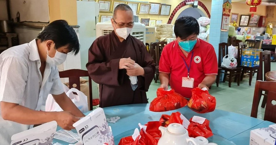 Chuẩn bị test nhanh gửi đến các tự viện Chuẩn bị test nhanh gửi đến các tự viện