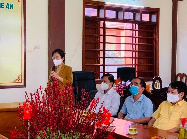 Bà Võ Thị Minh Sinh bày tỏ sự trân trọng, tri ân sâu sắc đối với những đóng góp quan trọng, thiết thực của Tăng Ni, Phật tử tỉnh nhà Bà Võ Thị Minh Sinh bày tỏ sự trân trọng, tri ân sâu sắc đối với những đóng góp quan trọng, thiết thực của Tăng Ni, Phật tử tỉnh nhà