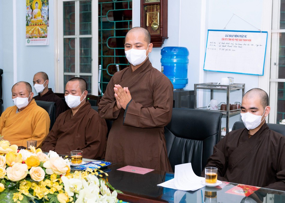 Đại diện chư Tăng phát biểu thể hiện quyết tâm lên đường