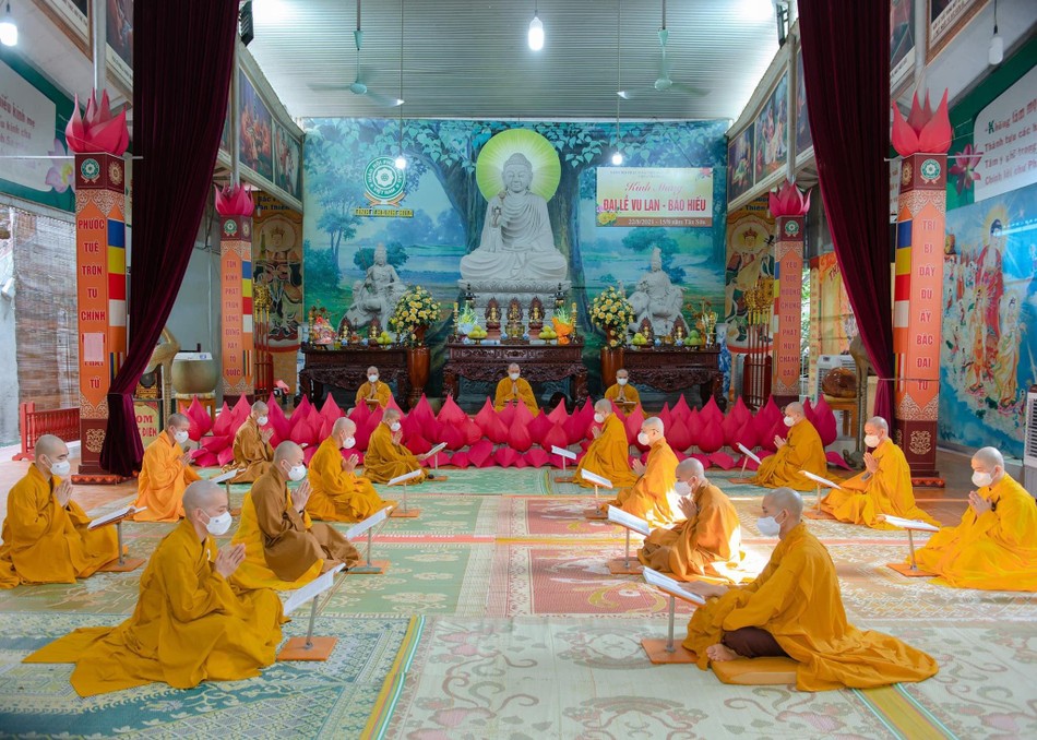 Lễ bố-tát, thuyết giới dưới sự chứng minh của Thượng tọa Thích Tâm Đức, Trưởng ban Trị sự GHPGVN tỉnh Lễ bố-tát, thuyết giới dưới sự chứng minh của Thượng tọa Thích Tâm Đức, Trưởng ban Trị sự GHPGVN tỉnh