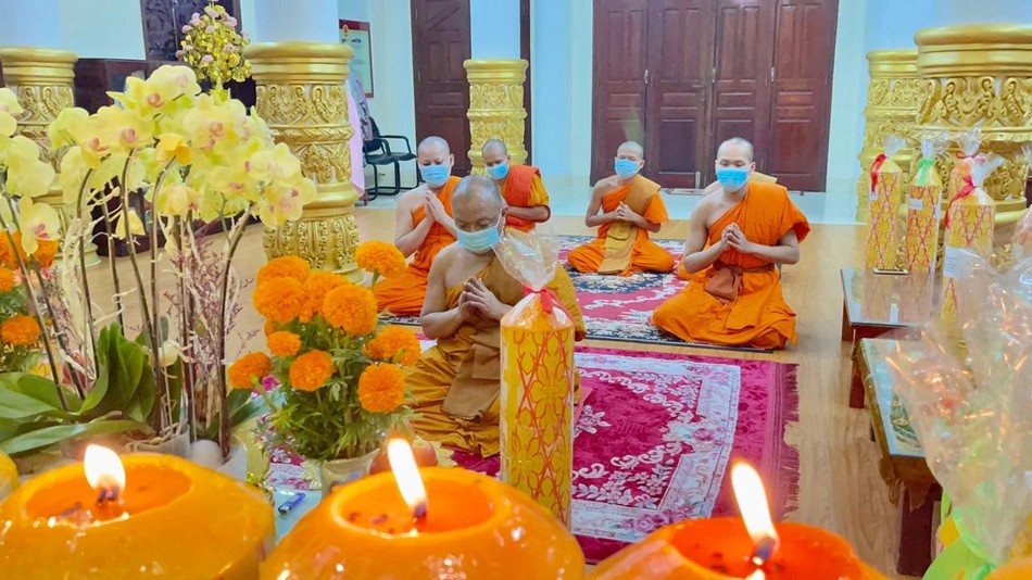 Thời kinh mãn hạ của chư Tăng chùa PituKhôsaRăngSay Thời kinh mãn hạ của chư Tăng chùa PituKhôsaRăngSay