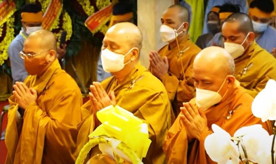 Đoàn đại diện Thiền phái Trúc Lâm đã thành kính dâng hương tưởng niệm Giác linh Đại lão Hòa thượng Thích Phổ Tuệ Đoàn đại diện Thiền phái Trúc Lâm đã thành kính dâng hương tưởng niệm Giác linh Đại lão Hòa thượng Thích Phổ Tuệ