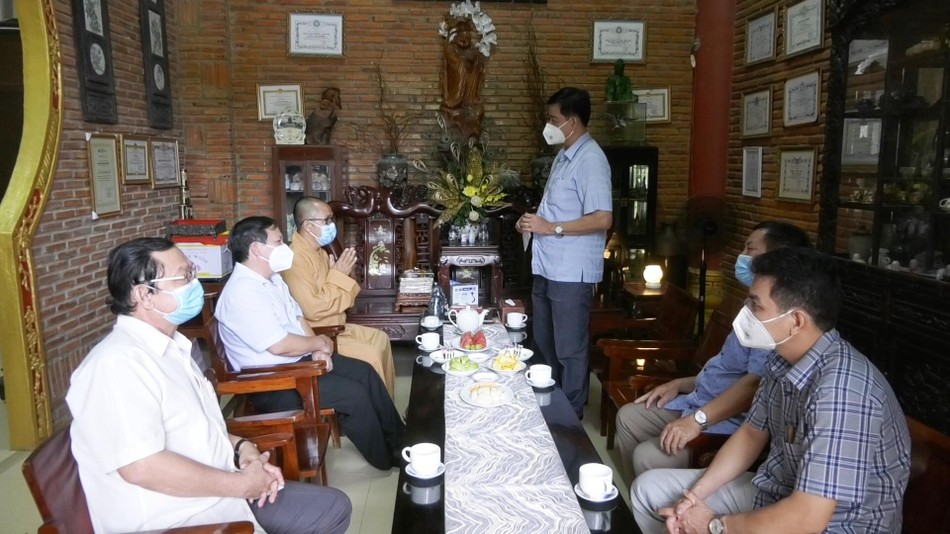 Đoàn lãnh đạo Tỉnh ủy và huyện Tam Nông tại chùa Quê Hương Đoàn lãnh đạo Tỉnh ủy và huyện Tam Nông tại chùa Quê Hương