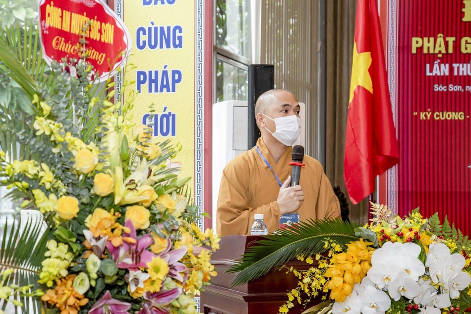 Đại đức Thích Viên Giác, Ủy viên Ban Trị sự Phật giáo TP.Hà Nội, Trưởng ban Trị sự GHPGVN huyện Sóc Sơn phát biểu khai mạc đại hội Đại đức Thích Viên Giác, Ủy viên Ban Trị sự Phật giáo TP.Hà Nội, Trưởng ban Trị sự GHPGVN huyện Sóc Sơn phát biểu khai mạc đại hội