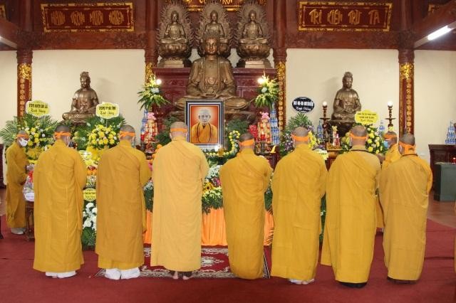 Chư tôn đức thọ tang Đại lão Hòa thượng Thích Phổ Tuệ Chư tôn đức thọ tang Đại lão Hòa thượng Thích Phổ Tuệ