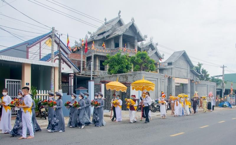 Phật tử nhiễu Phật Phật tử nhiễu Phật